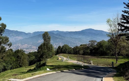 Parcelación Promenade, Lotes en venta en la Transversal de la Montaña Envigado