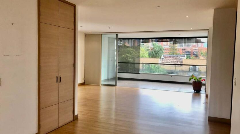Apartamento en venta en Milla de Oro, El Poblado Medellin