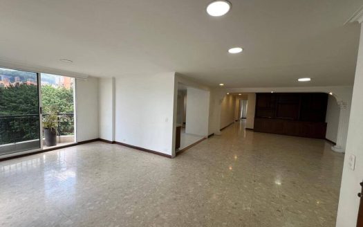 Apartamento en venta en el Poblado, sector Milla de Oro