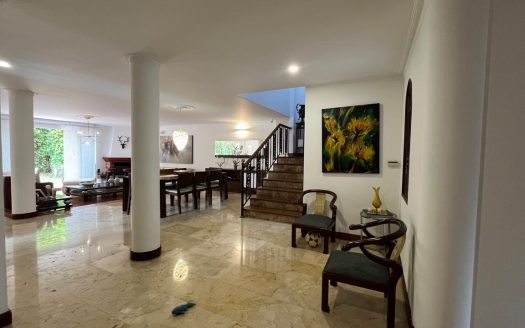 Casa en venta en la Calera, el Poblado Medellín