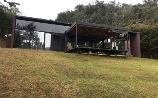 Casa Campestre en venta en Loma Del Escobero, Envigado