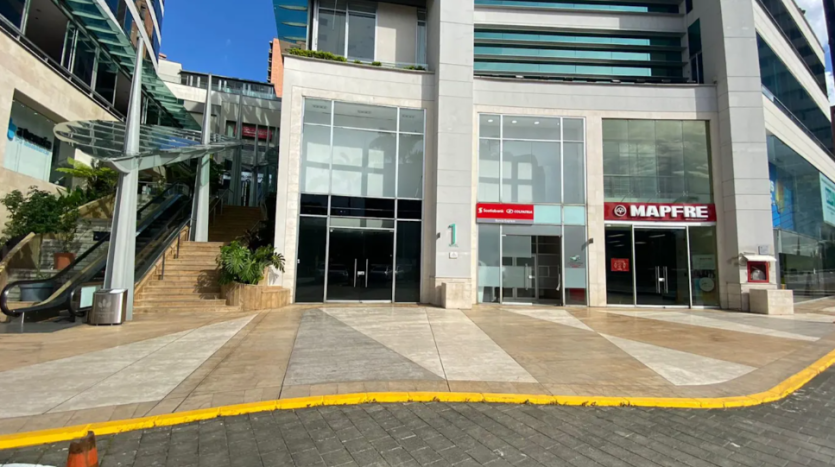 Local en venta en San Fernando Plaza, EL Poblado, Medellín